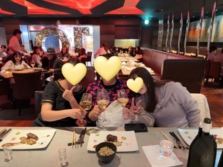 こんにちは♪ 髪色を少しづつ明るくしていっており、来月中には