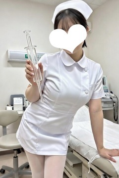 看護師服でご主人様に…♡ 「診察室へようこそ……ご主人様…