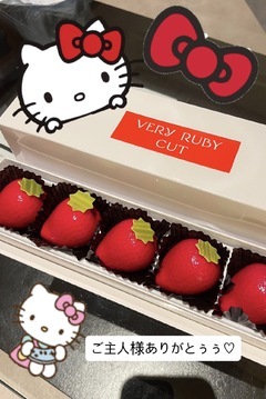 キャットファイトで新宿店の女の子と  おっぱいplayしまし