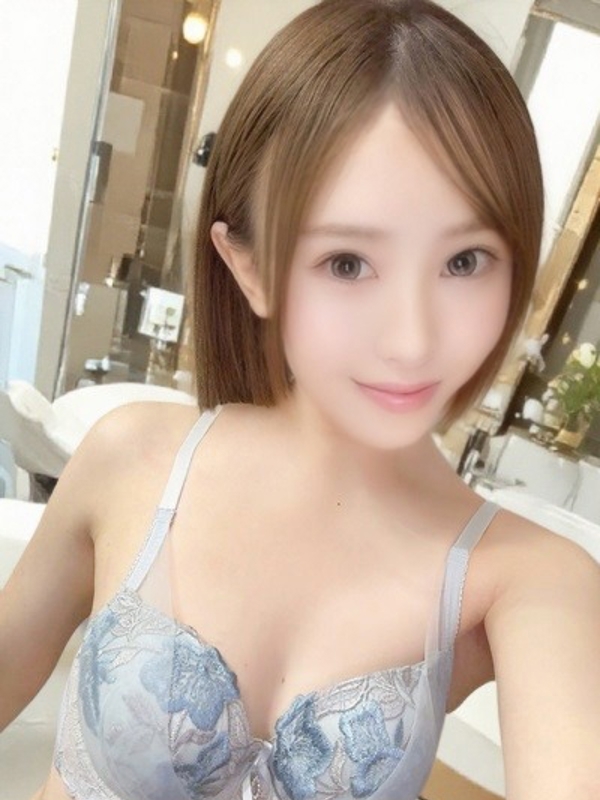 石神 まりな(24)