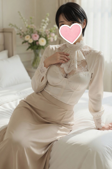 今日から、SM倶楽部のM女として体験入店を始めました。 私の