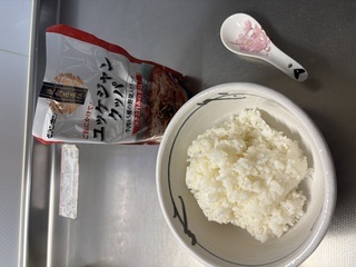 夕飯  ご機嫌いかがですか、 ご主人様♡  疲れて夕飯作れな