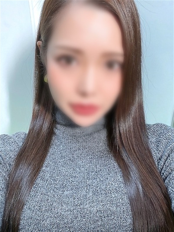 桂　エミリ(28)