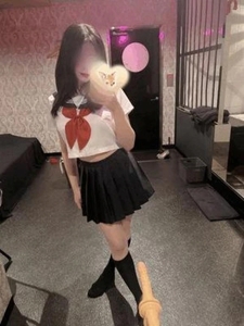 セーラー服とディルド中