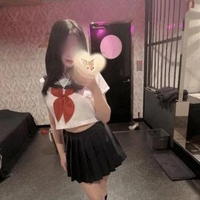 セーラー服とディルド中