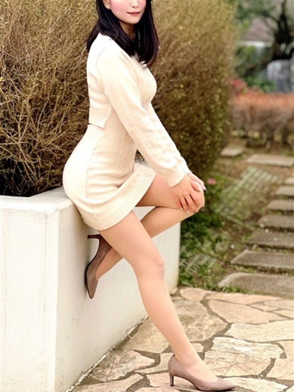 流川あずさ(28)