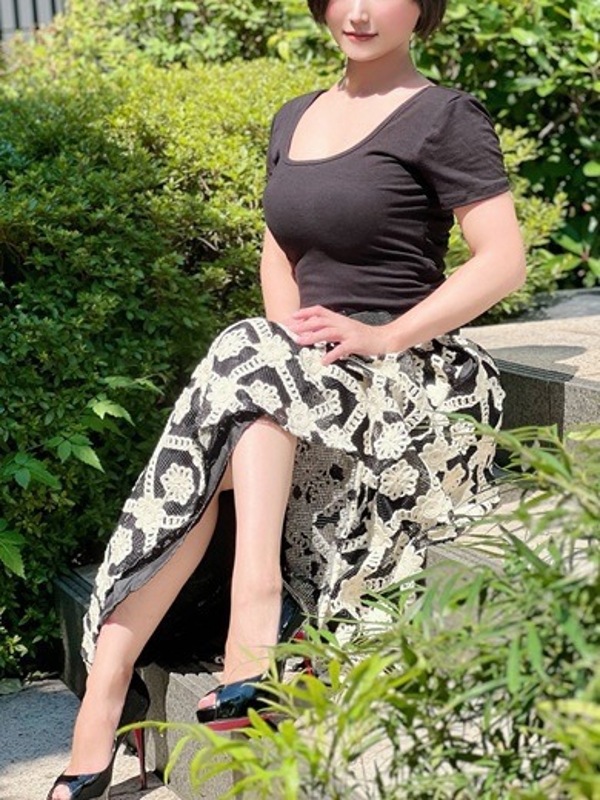 綾瀬まりな(30)