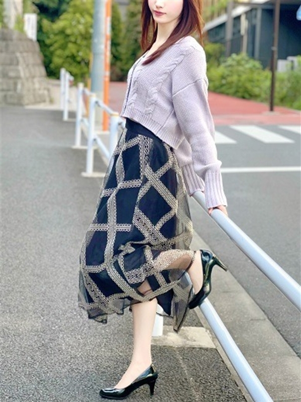 夏目せりな(29)