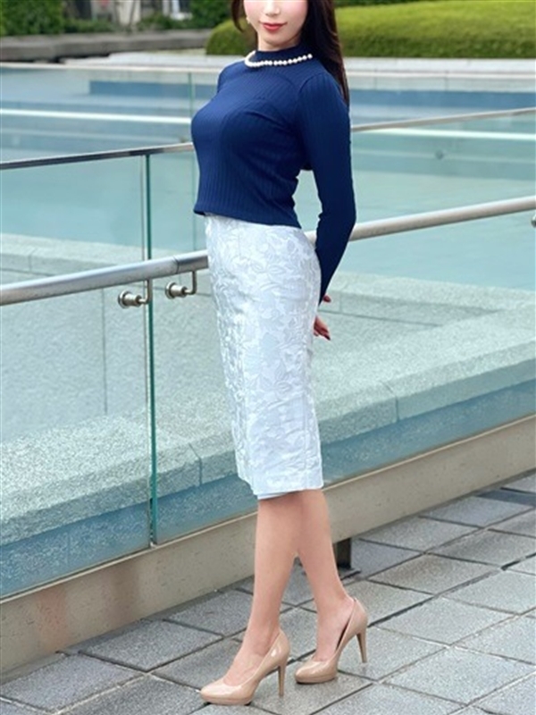 黒崎なつ(32)