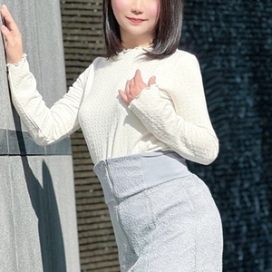 高田なぎさ