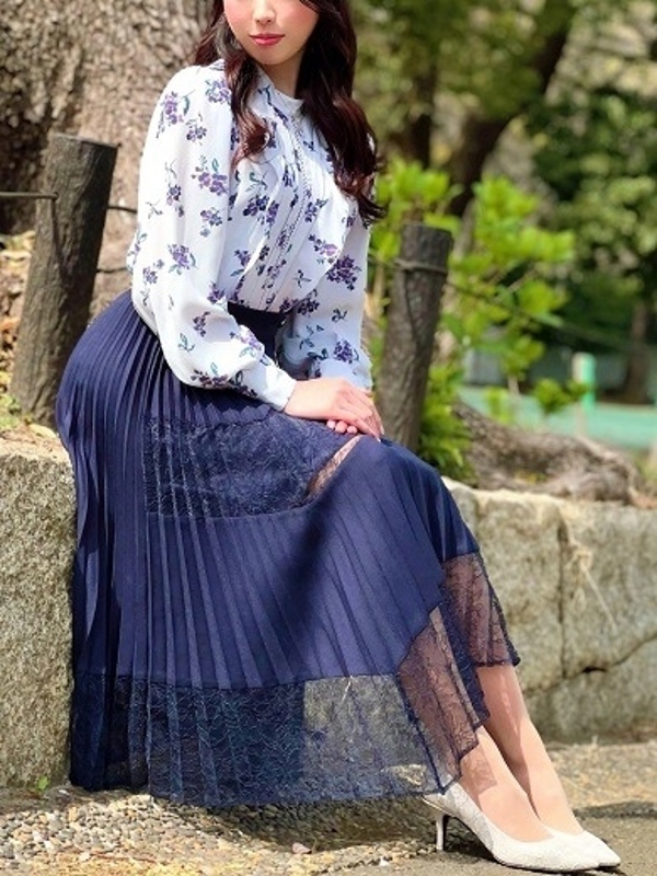 月野すみれ(28)