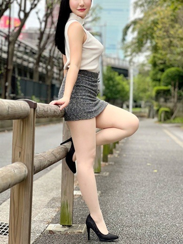 周東みはる(28)