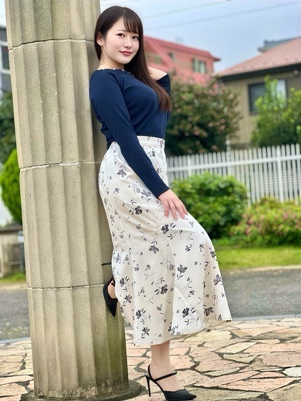 秋山くみ(32)