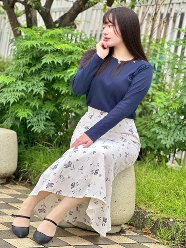 秋山くみ(32)