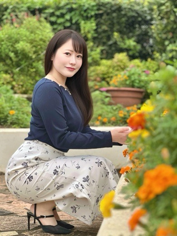 秋山くみ(32)