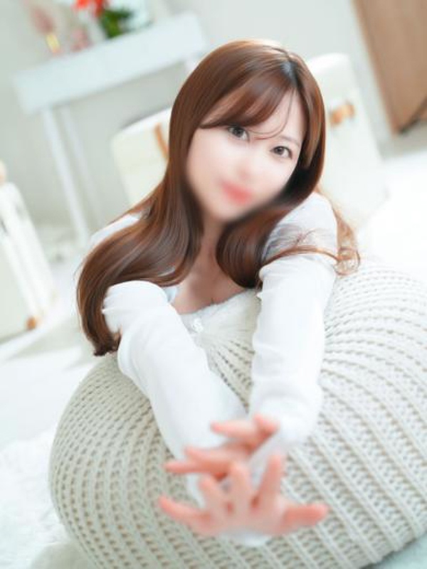 みな(24)