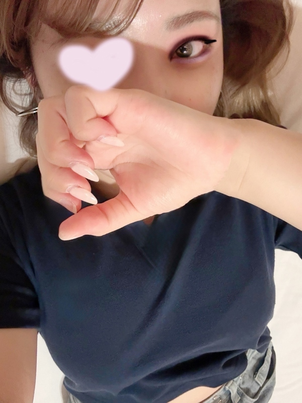 紫織しおり(25)