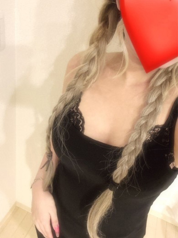 麗華(20)