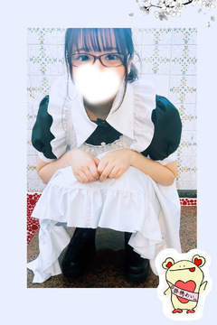 メイド服とメガネ。