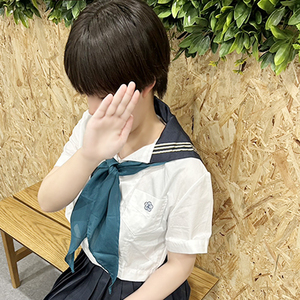 小栗　もなか