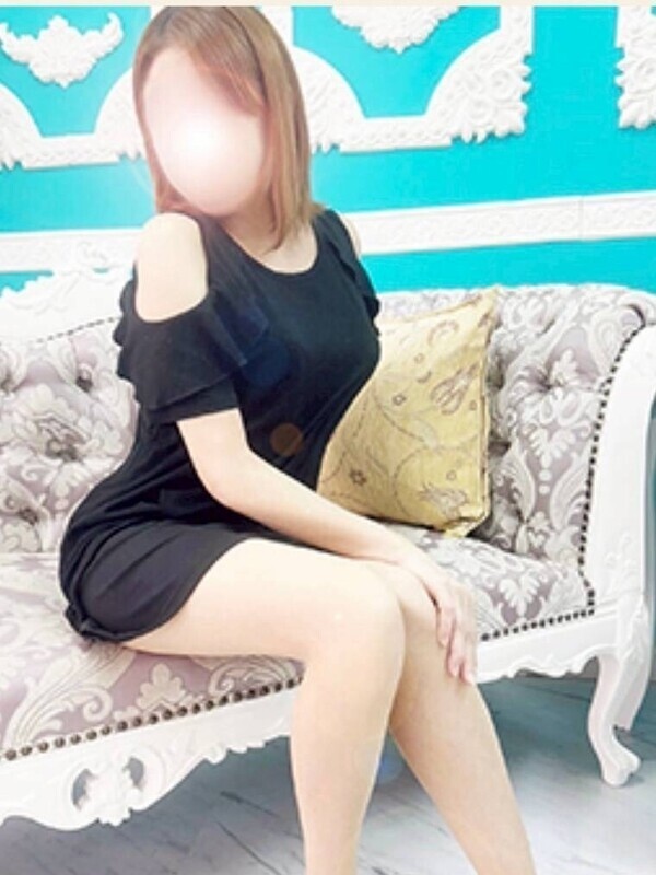 足コキ淫乱痴女・鮎川紗季(38)