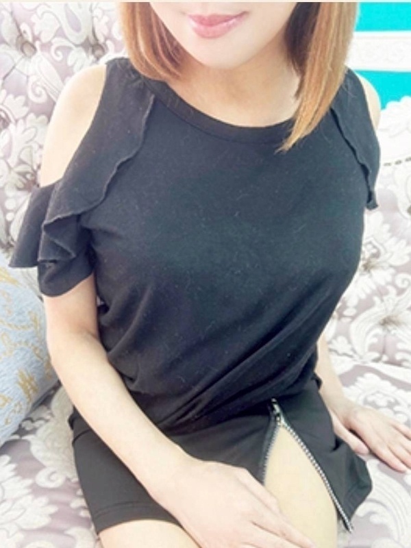 足コキ淫乱痴女・鮎川紗季(38)