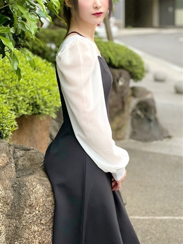 瀬川あかり(26)