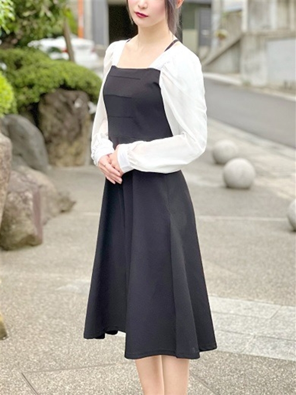 瀬川あかり(26)