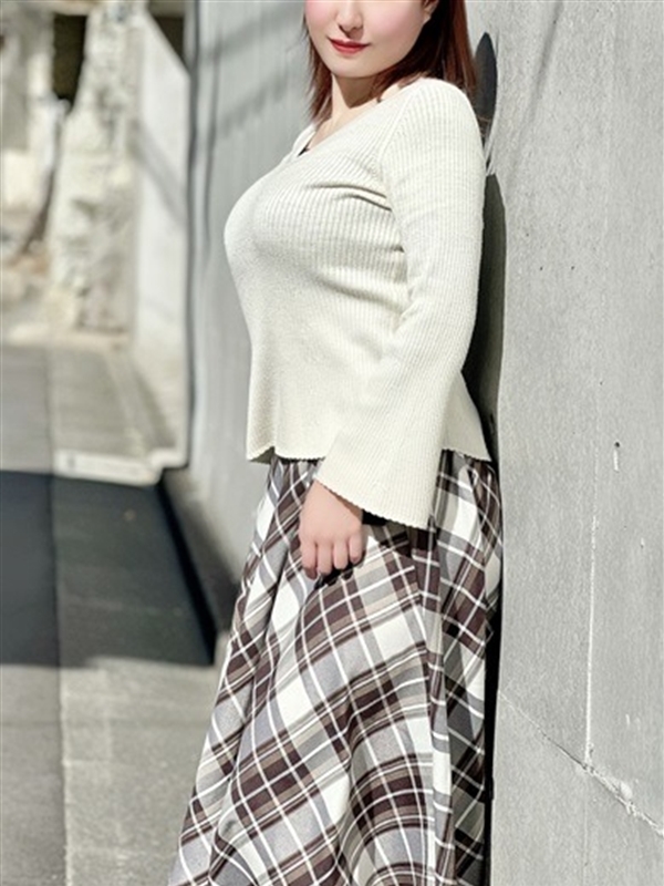 小倉なつみ(32)