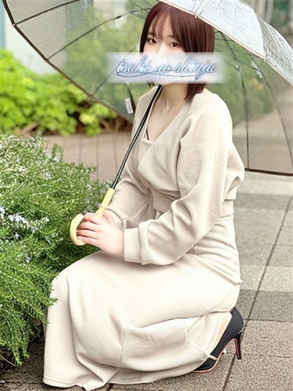 秋月しおり(28)