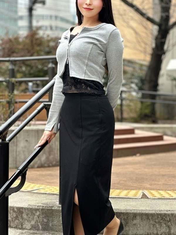宮野ななみ(32)