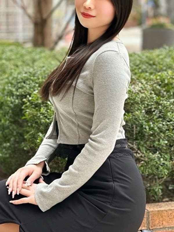 宮野ななみ(32)