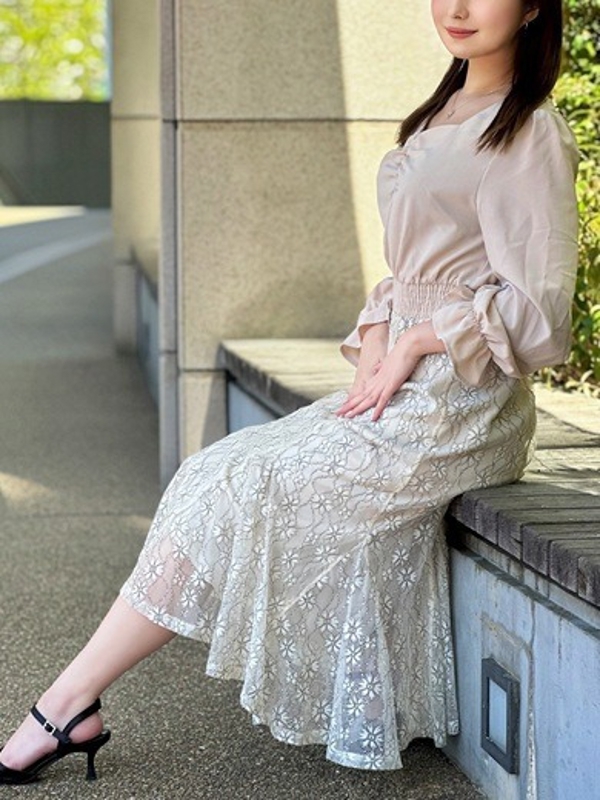 新川えりか(28)