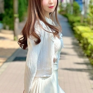川島あや
