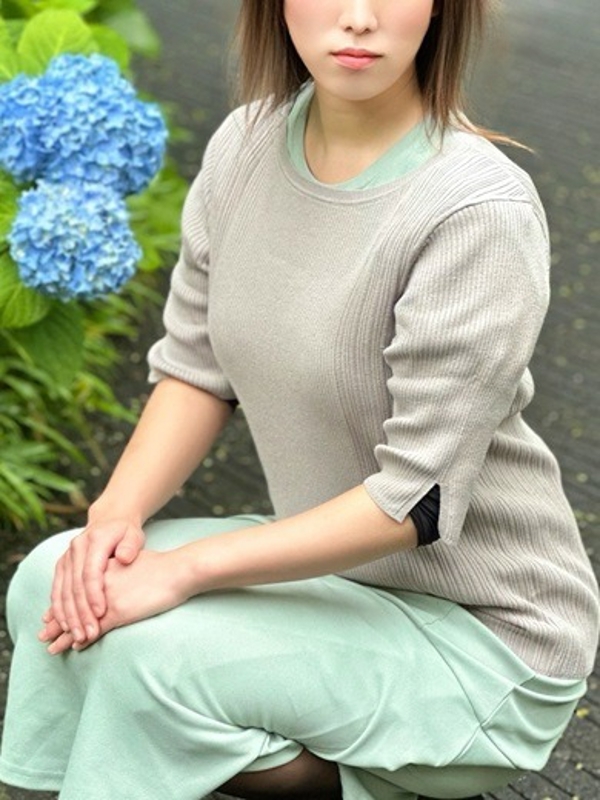小泉さり(31)