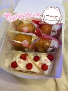 隙間から触れられて