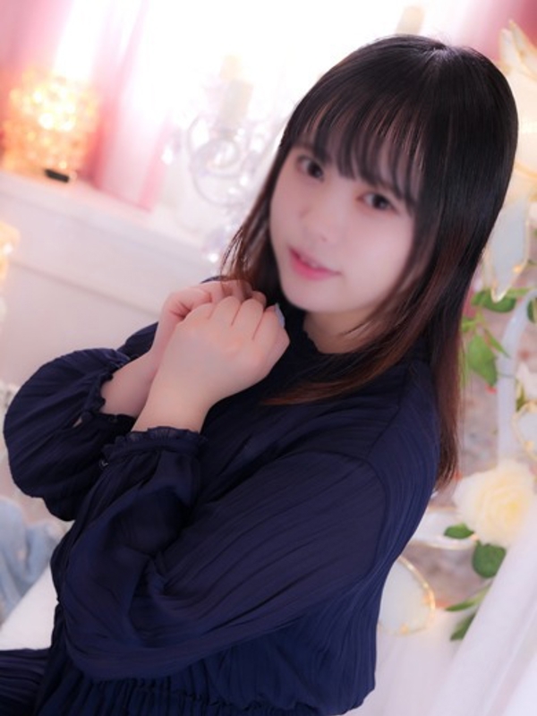 まひな(22)