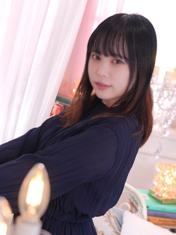 まひな(22)