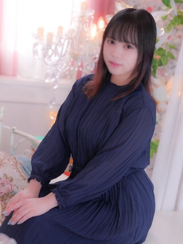 まひな(22)