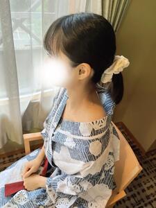  細い首、そんなに好き？