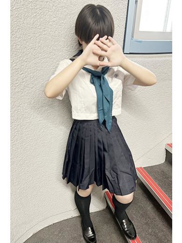 小栗　もなか(18)