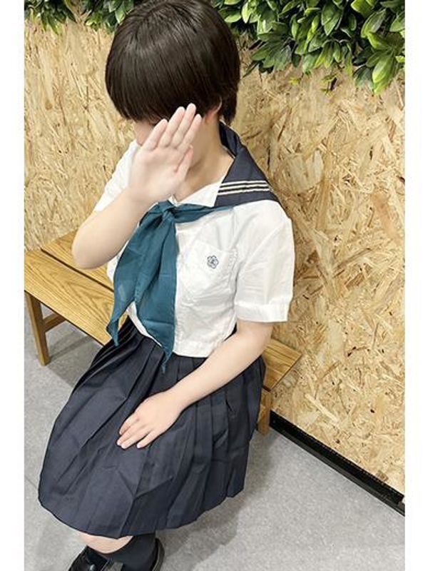 小栗 もなか(18)
