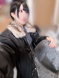 黒髪ショートボーイッシュ女子