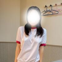 服の上から