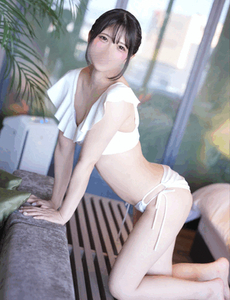 白ビキニ