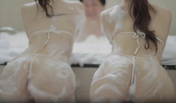 水着痴女による濃厚密着泡洗体！ 伝えきれないこの快感を是非堪能してください。