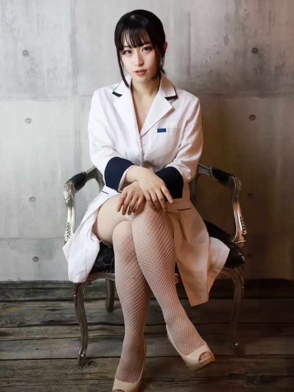 御崎紗羅女王様