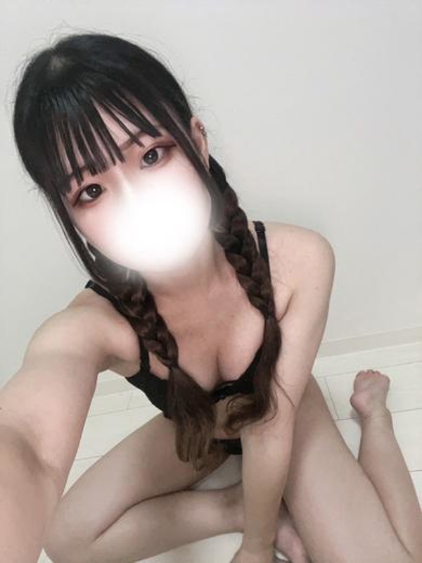スイ(20)