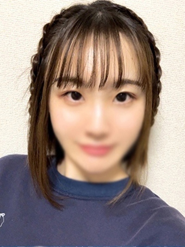 みい(21)