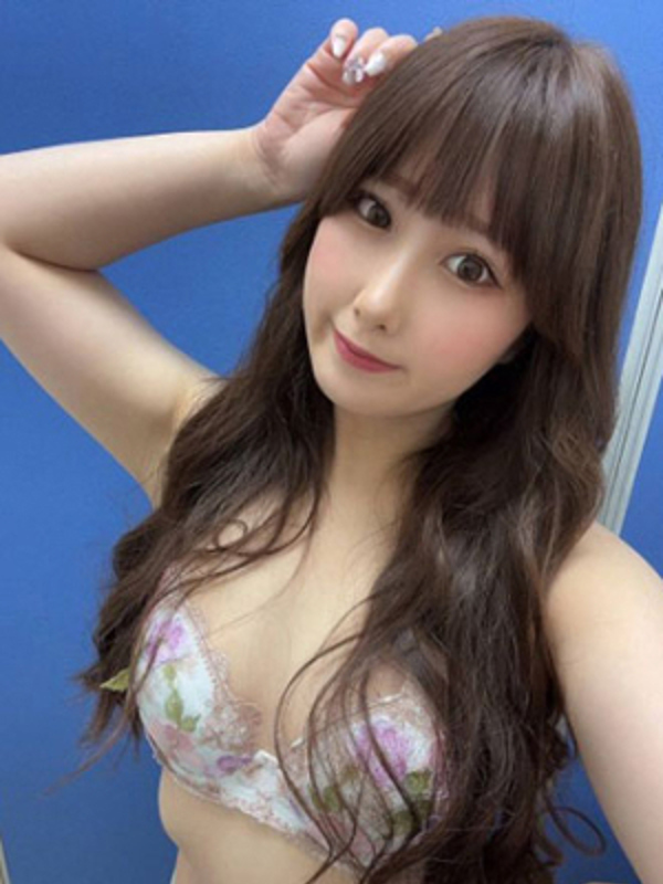 あゆみ(23)